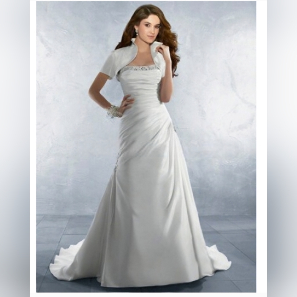 Alfred Angelo White Wedding Gown, Size 10